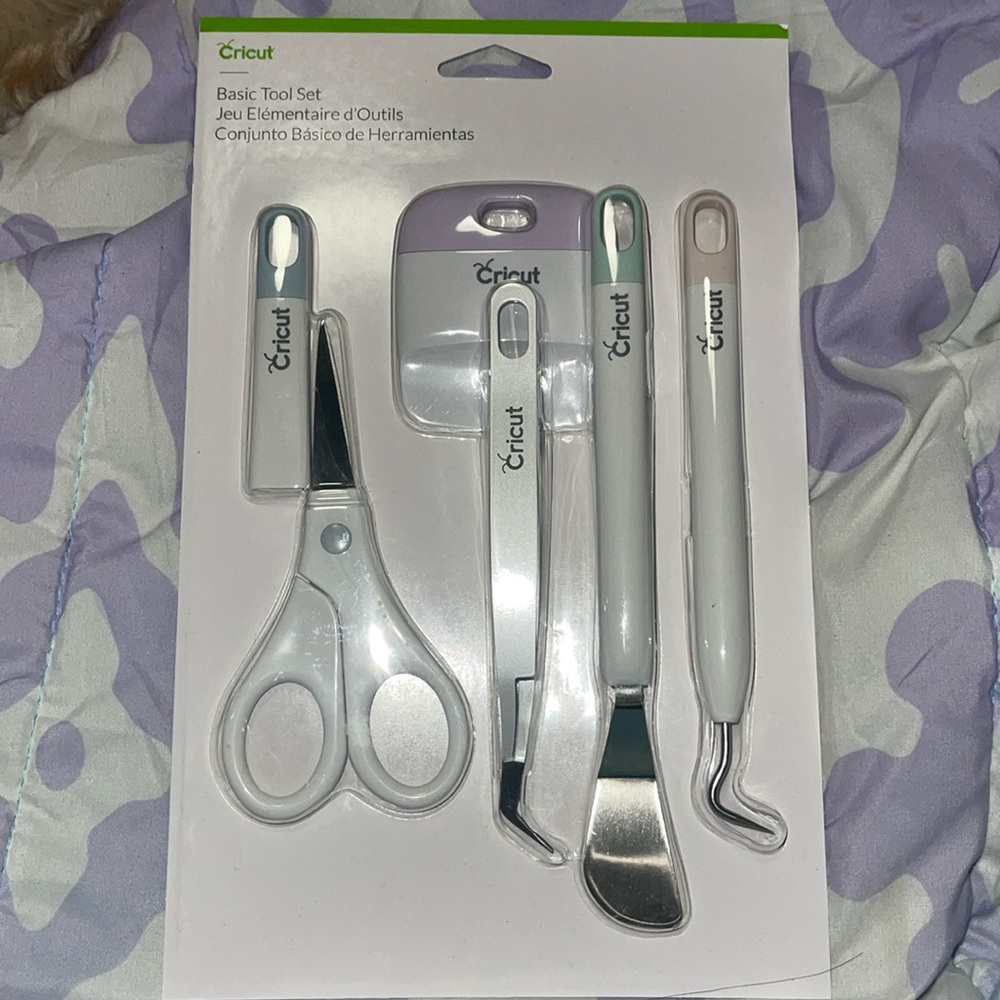 CRICUT BASIC TOOL SET